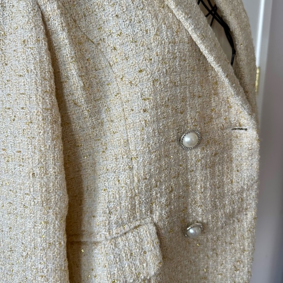 ♥️ Metallic Tweed Double Breasted Blazer in Cream - Picture 4 of 9